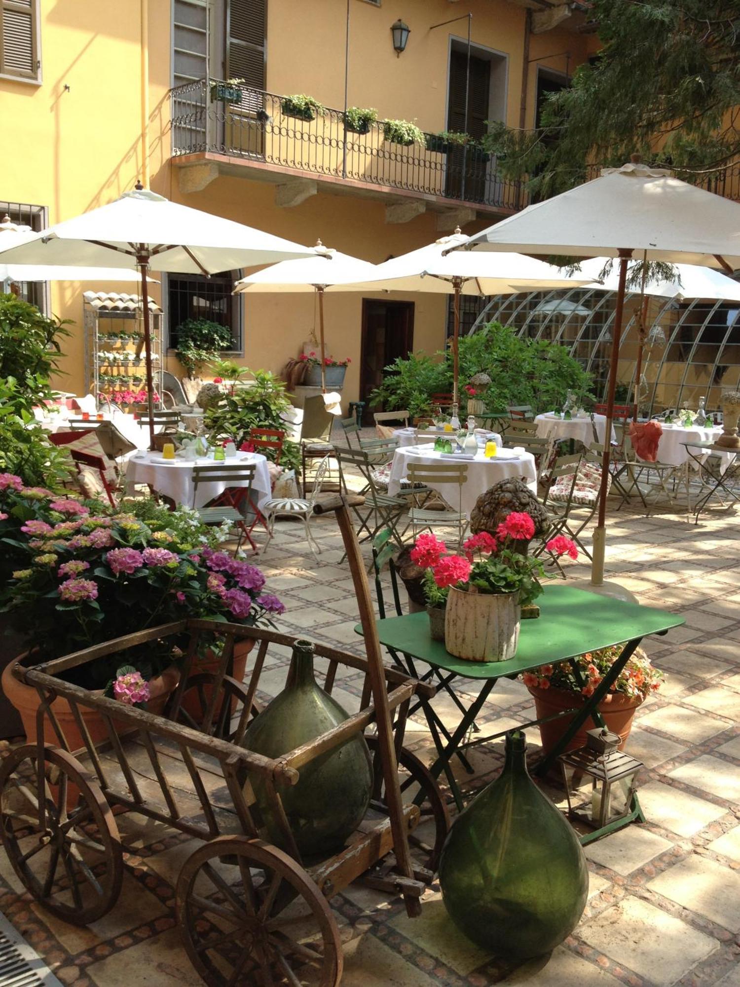 Albergo Residence Perosi Tortona Luaran gambar